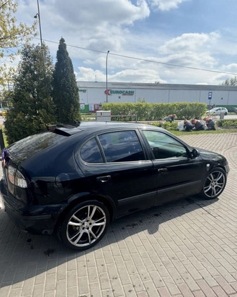 Seat Leon cena 13800 przebieg: 378000, rok produkcji 2000 z Sianów małe 154